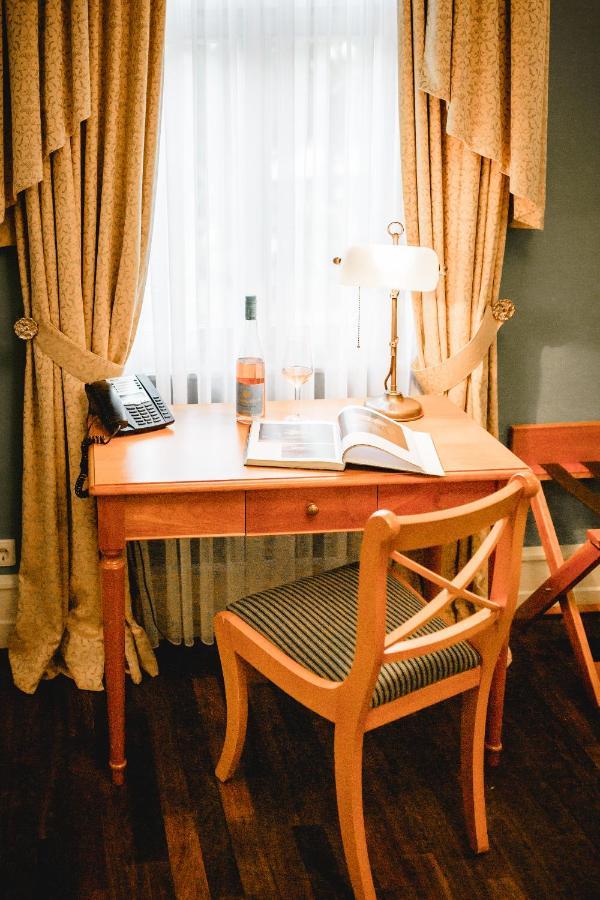 Residenz Weingut Schloss Reinhartshausen Bed & Breakfast Eltville am Rhein Екстериор снимка