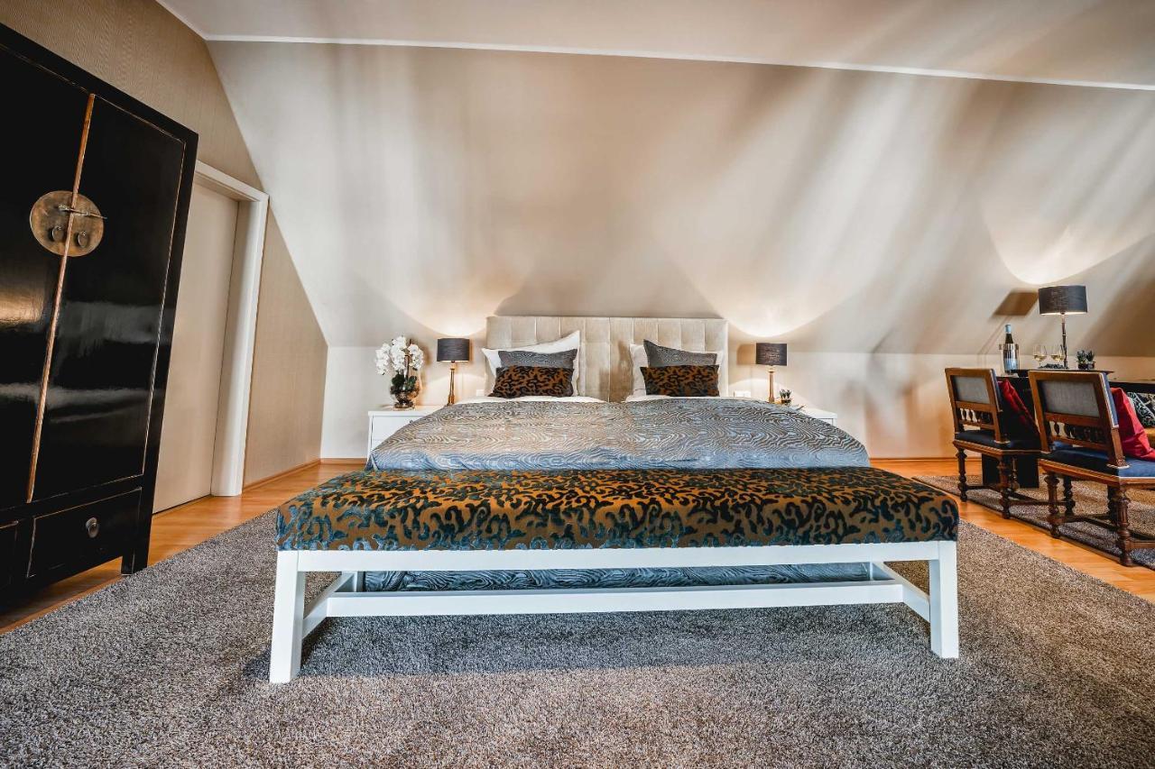 Residenz Weingut Schloss Reinhartshausen Bed & Breakfast Eltville am Rhein Екстериор снимка