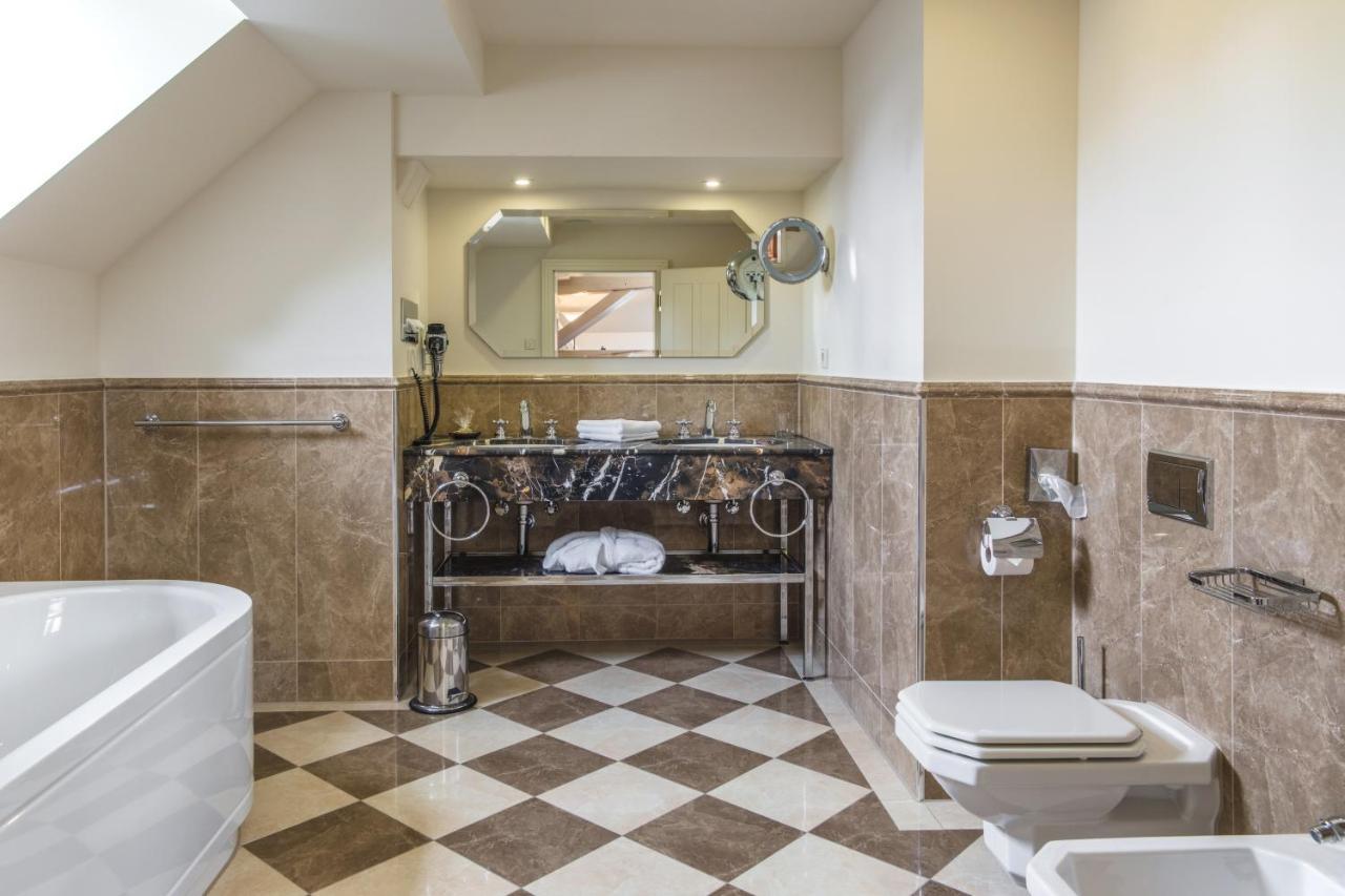 Residenz Weingut Schloss Reinhartshausen Bed & Breakfast Eltville am Rhein Екстериор снимка